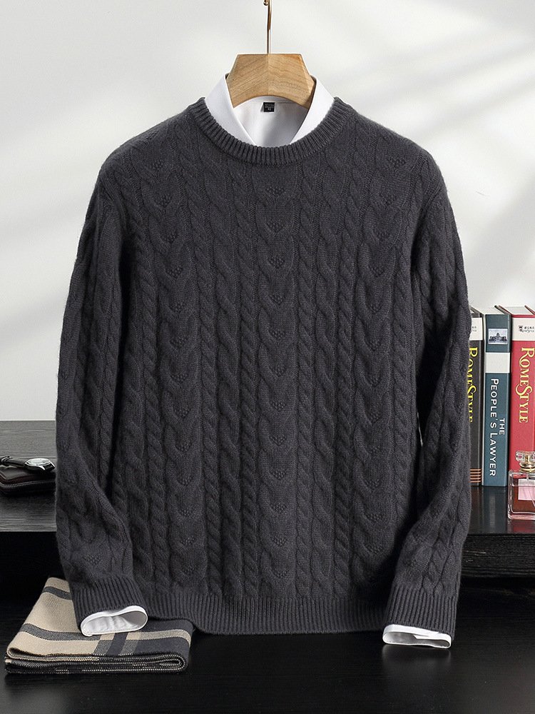 Men's Loose-Fit Thickened Cable-Knit Base Layer Sweater - Image 4